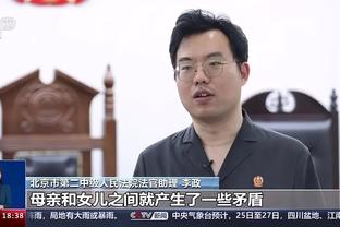 隆戈：皮奥利今天独自一人带队训练，他逐渐失去信任&越来越孤独